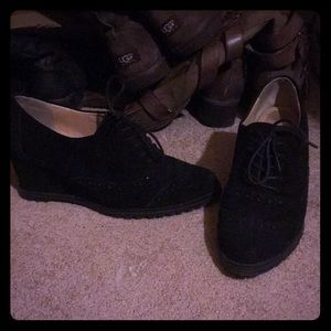 Ellen Tracy Black suede wedges